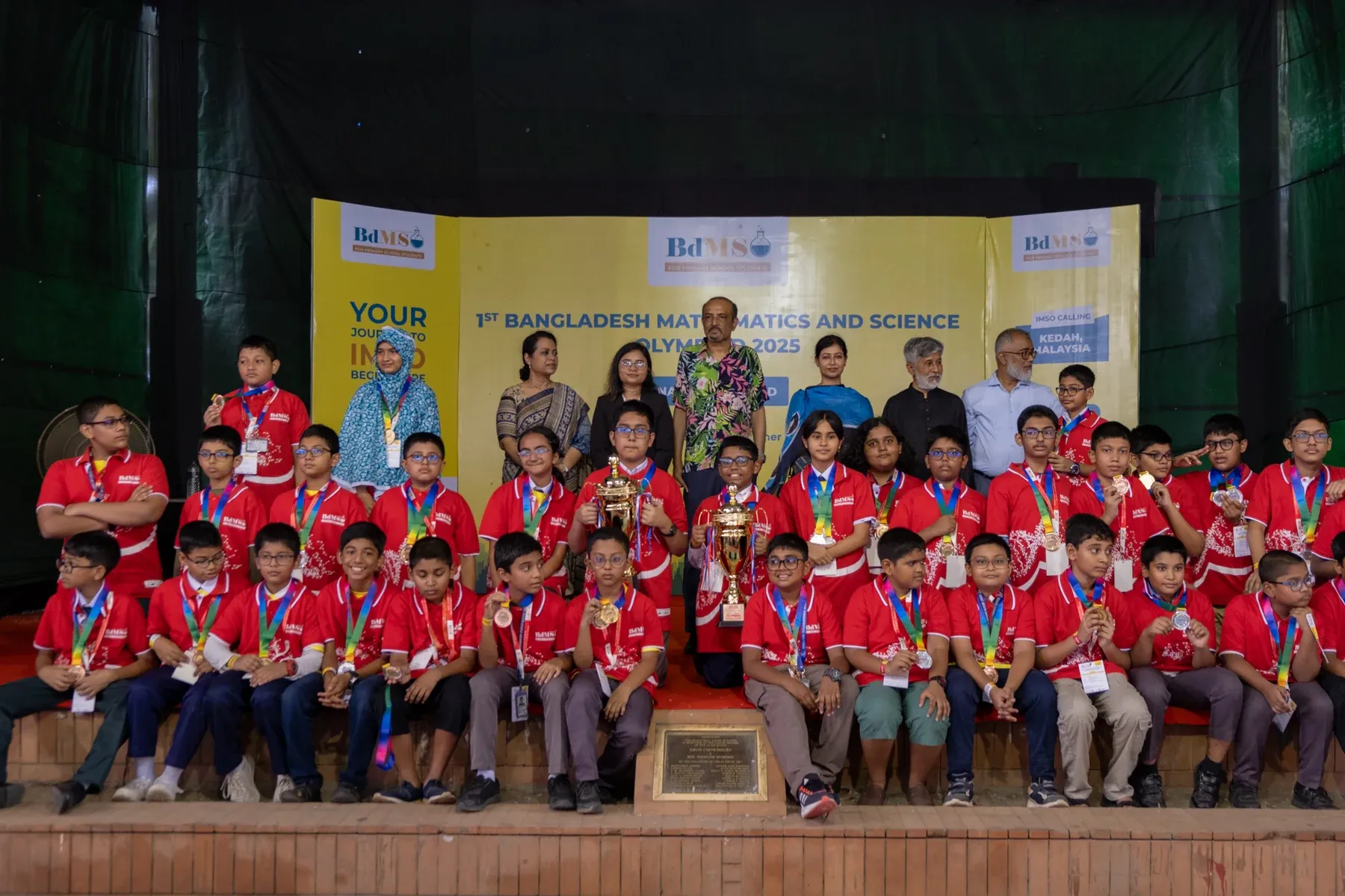 Participants and guests at the 2025 national round